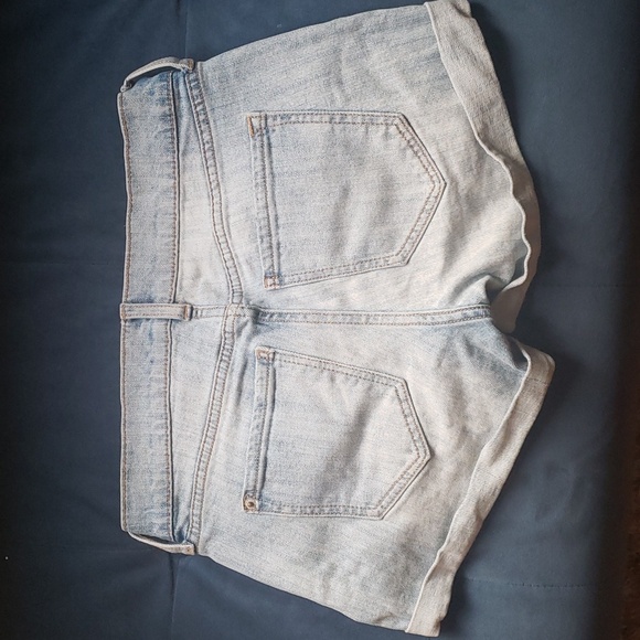 Old Navy light blue denim shorts - Picture 2 of 3